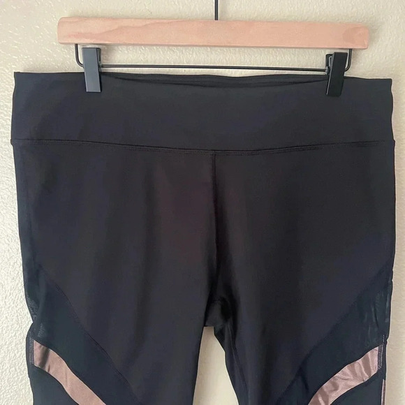 FABLETICS NWOT Brogan Metallicโ Leggings - Picture 4 of 7